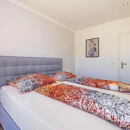 Residencia La Famiglia With Heated Pool بيت للعطل *