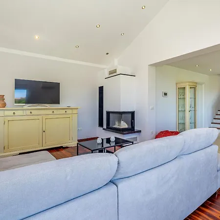 بيت للعطل Residencia La Famiglia With Heated Pool كليمنو