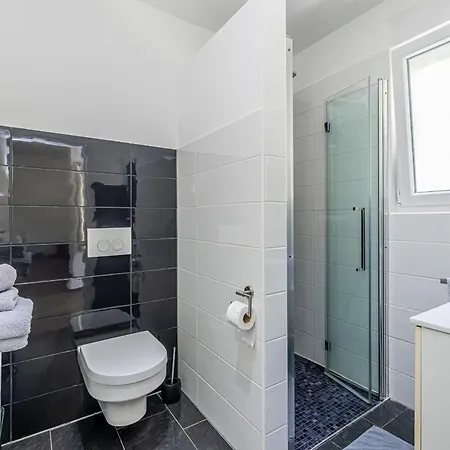 بيت للعطل Residencia La Famiglia With Heated Pool *