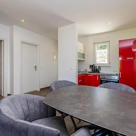 Residencia La Famiglia With Heated Pool *