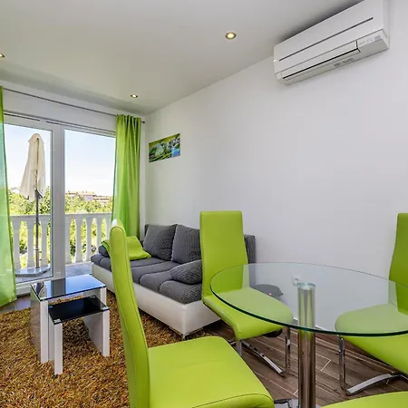Residencia La Famiglia With Heated Pool * كليمنو
