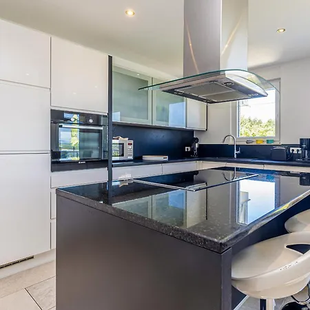 Residencia La Famiglia With Heated Pool * كليمنو